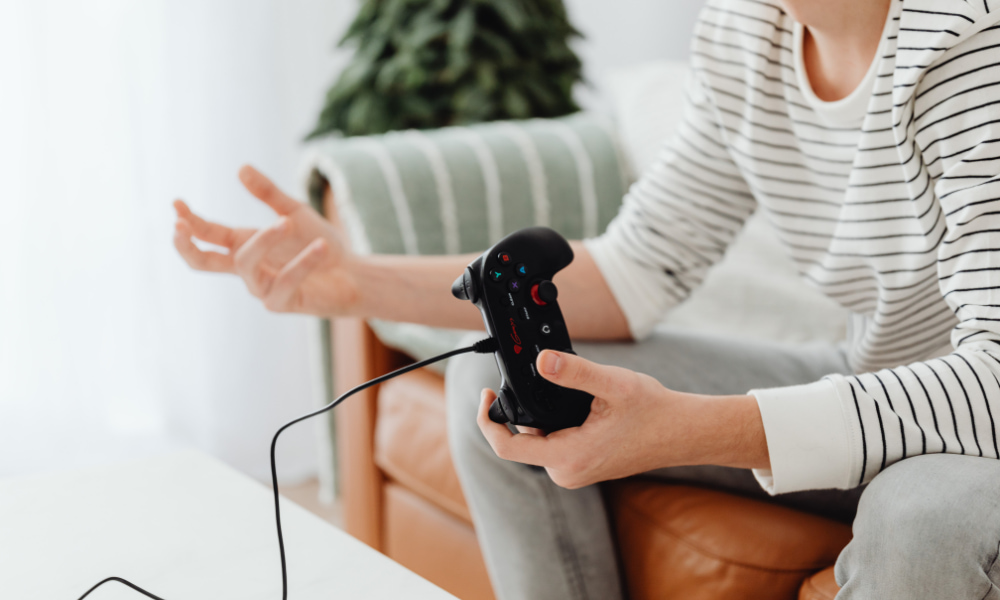 What to Do When You Encounter a Cheater in an Online Game