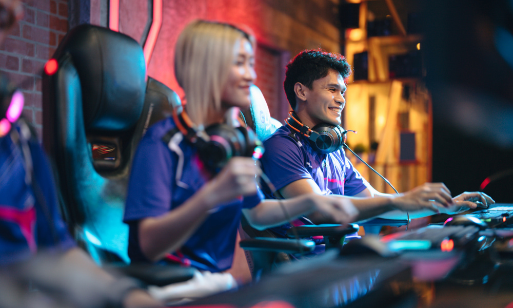 The Ultimate Guide to Starting a Career in eSports